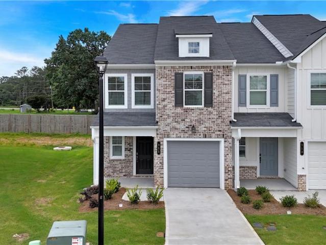 Townhouse for sale in Adairsville, Georgia