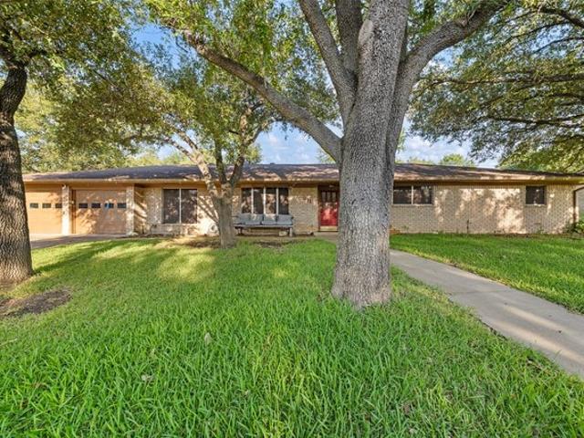 House for sale in Troy, Texas