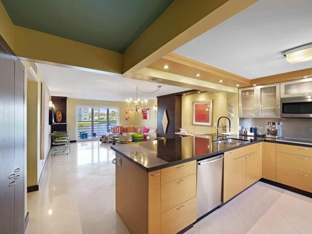 Condo for sale in Dania, Florida