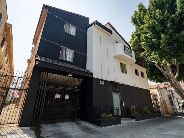 Apartment for rent in Canoga Park, California