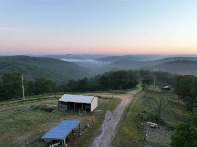 House for sale in Stone, Missouri