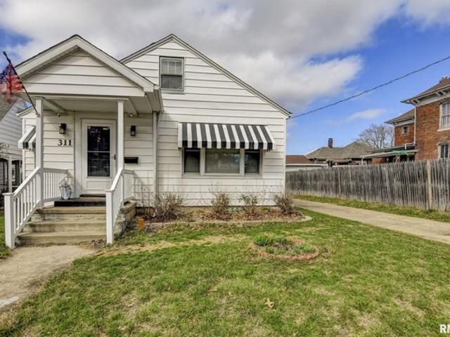 House for sale in Taylorville, Illinois