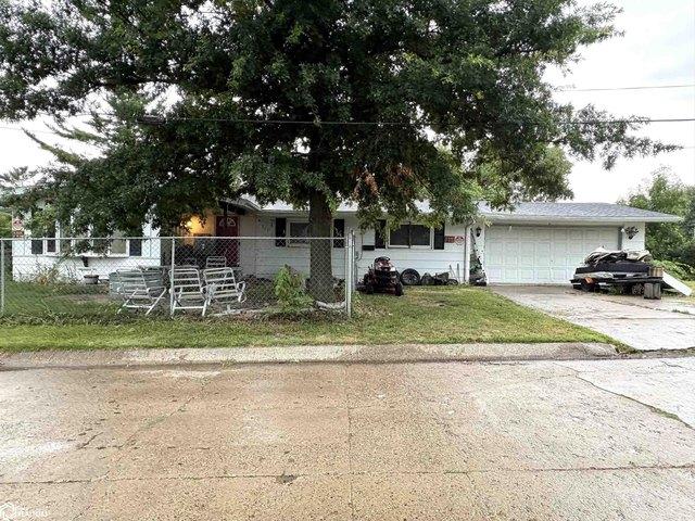 House for sale in Centerville, Iowa