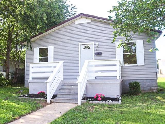 House for sale in Mayfield, Kentucky
