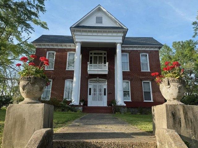 House for sale in Water Valley, Mississippi