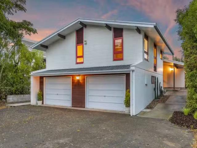 House for sale in Chaslands, Canterbury