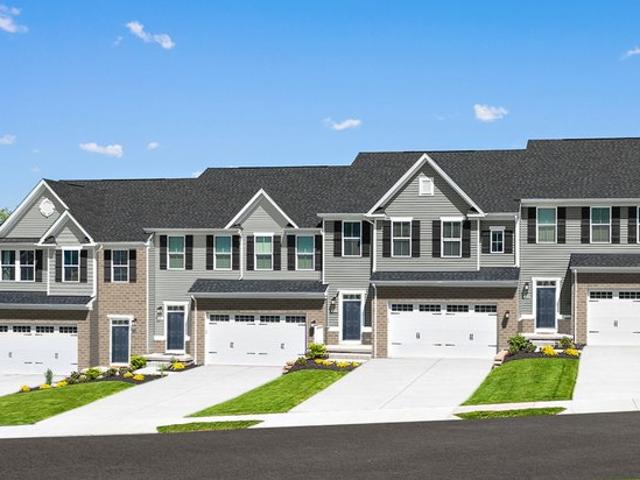 Townhouse for sale in Olmsted Falls, Ohio