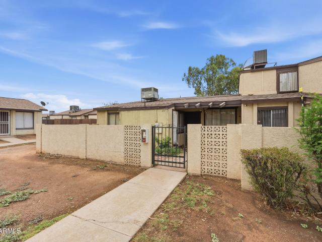Townhouse for sale in Laveen, Arizona