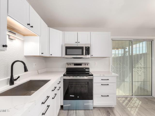 Townhouse for sale in Phoenix