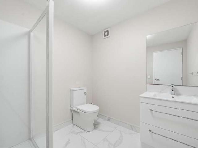 Apartment for sale in Chaslands, Canterbury