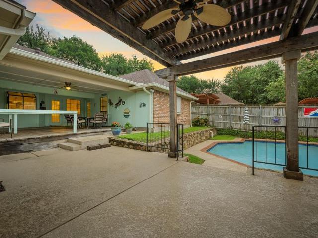 House for sale in Hurst