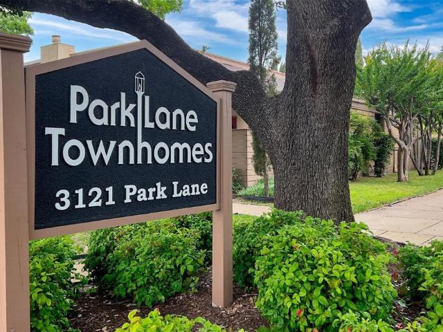 Townhouse for sale in Dallas, Texas