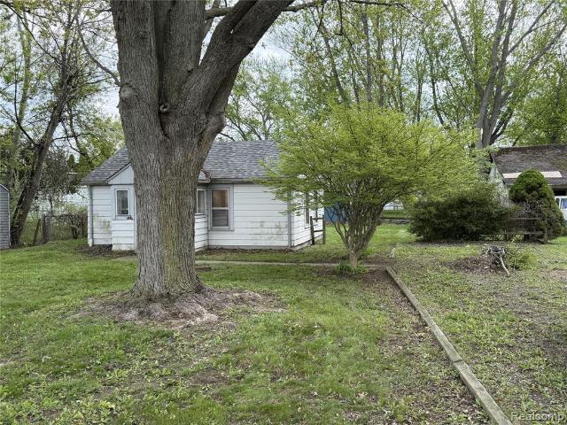 House for sale in Hillcrest Orchard, LaSalle Township