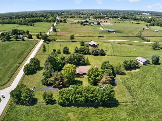 House for sale in Paris, Kentucky