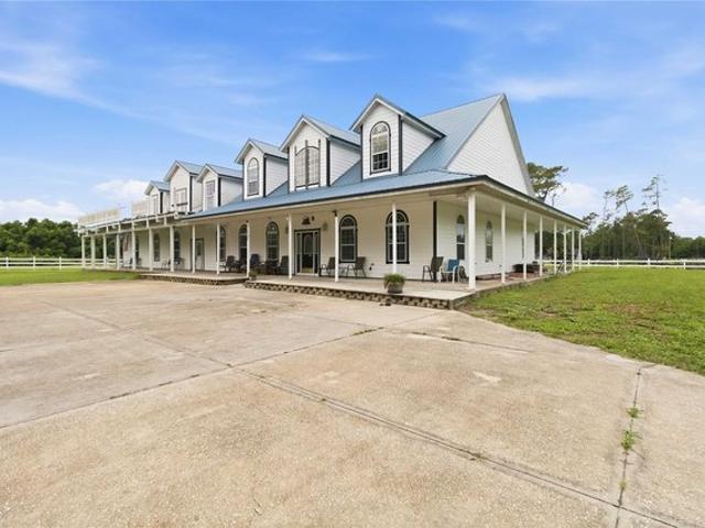 House for sale in Sorrento, Florida