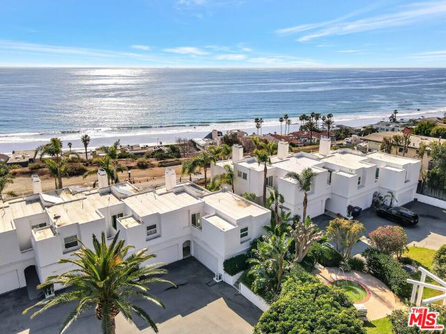 Condo for rent in Malibu