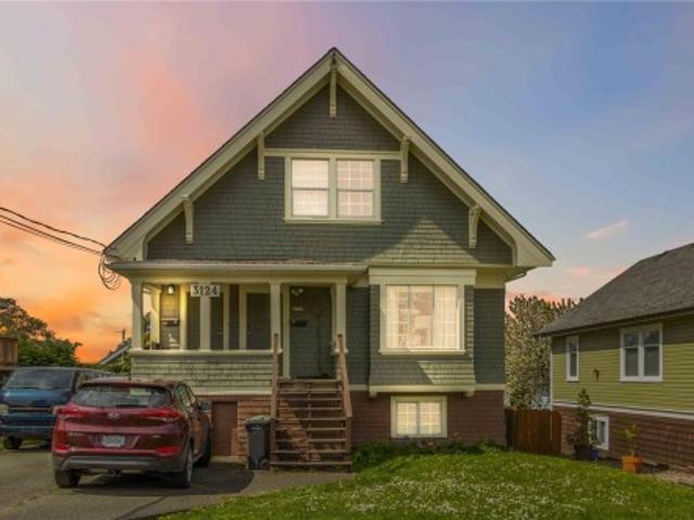 House for sale in Hillside/Quadra, Victoria