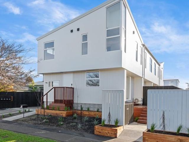 House for rent in Chaslands, Canterbury