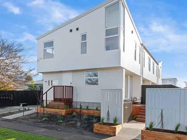 House for rent in Chaslands, Canterbury