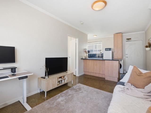 Apartment for rent in St Kilda East, Melbourne