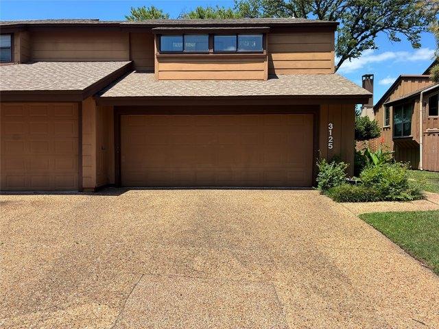 Townhouse for sale in Farmers Branch, Texas