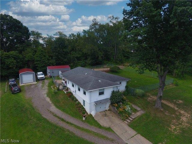 House for sale in Magnolia, Ohio