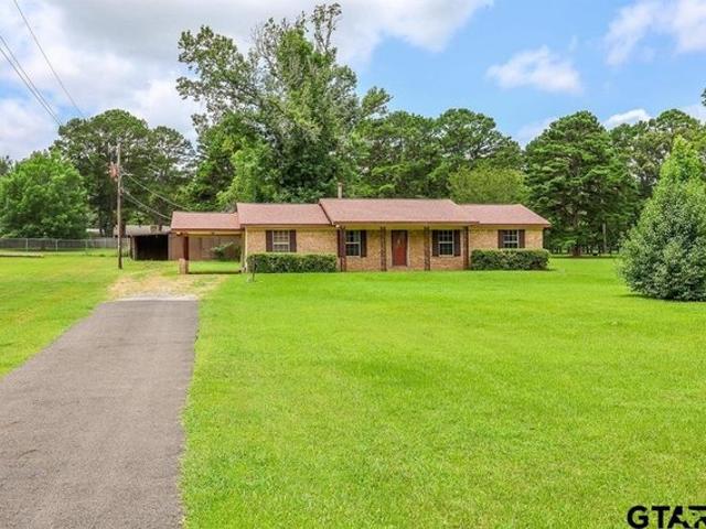 House for sale in Henderson, Texas
