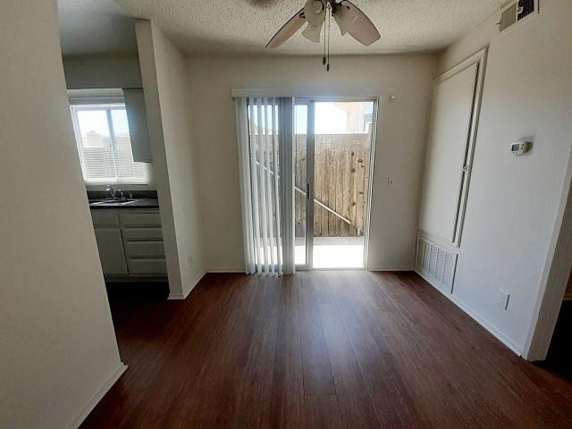 Apartment for rent in Canoga Park, California
