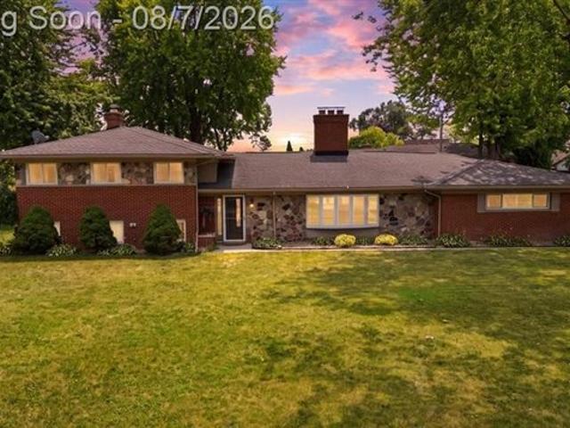 House for sale in Waterford, Michigan