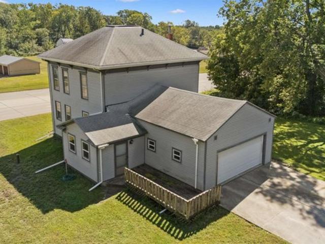 House for sale in Waterloo, Black Hawk County