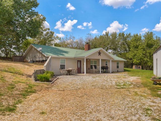 House for sale in Stone, Missouri