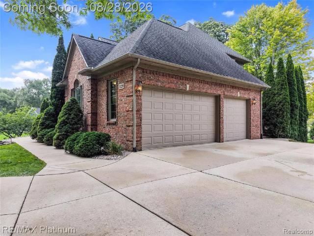 House for sale in Hamburg, Michigan