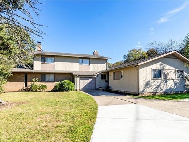 House for sale in Sussex, Shaker Heights