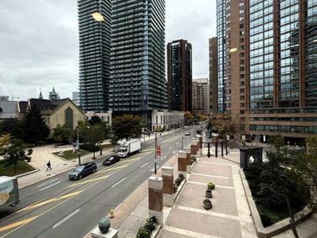 Commercial for rent in Toronto Centre, Toronto