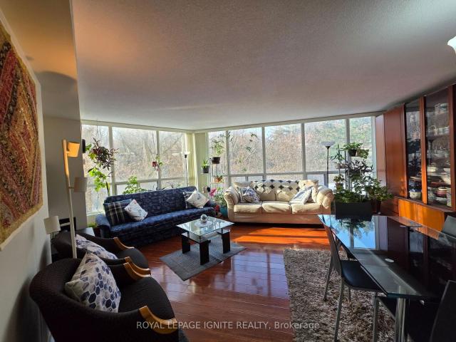Condo for sale in Toronto, Golden Horseshoe