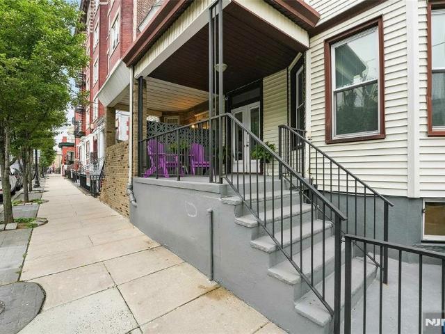 Duplex for sale in Union City Duplex for sale in Union City