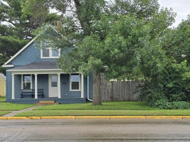 House for sale in Jamestown, North Dakota