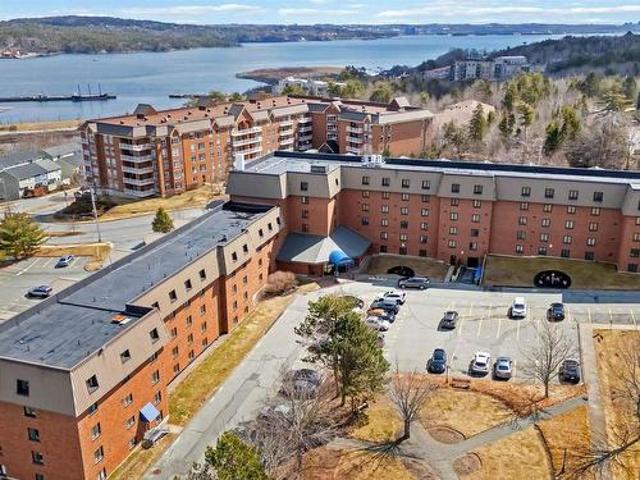 Condo for sale in Nelsons Landing, Bedford