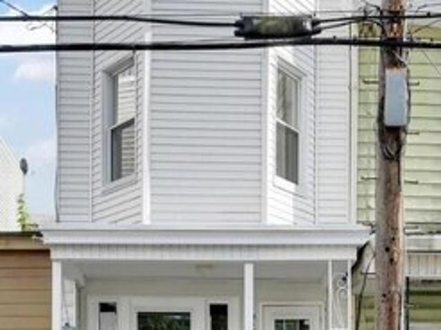 Townhouse for sale in Mahanoy City, Pennsylvania