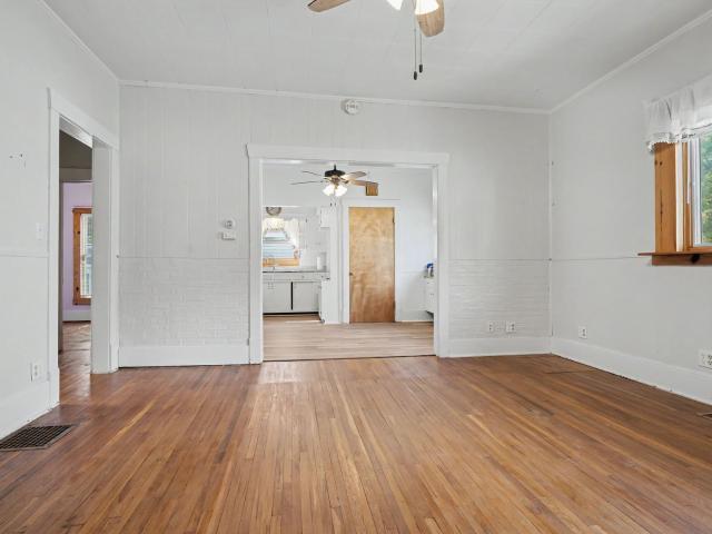 House for sale in Clinton, DeWitt County