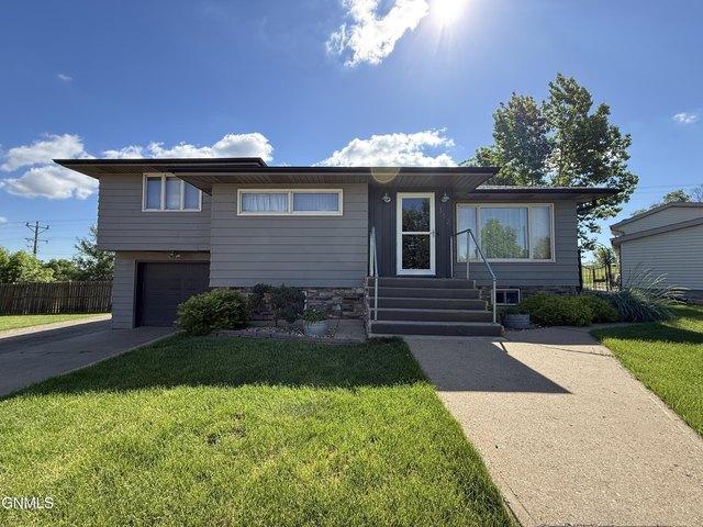House for sale in Glen Ullin, North Dakota