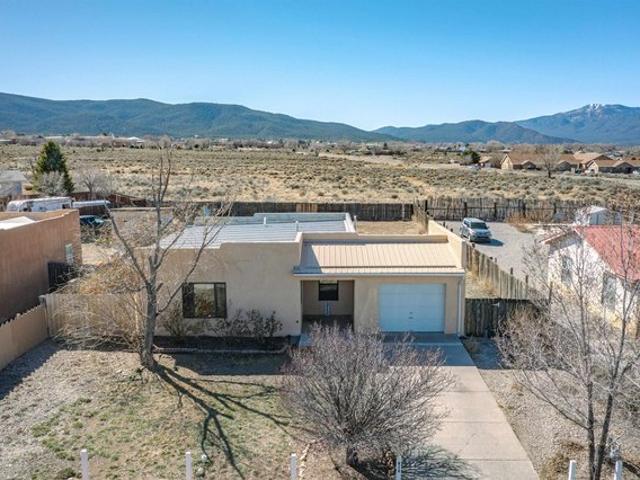 House for sale in El Prado, New Mexico