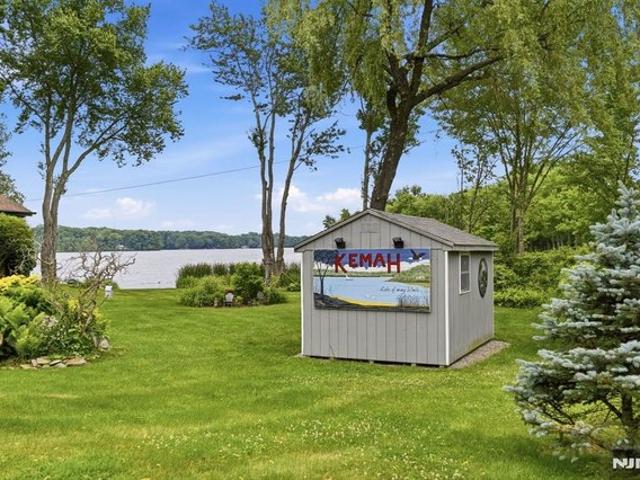 House for sale in Newton, New Jersey