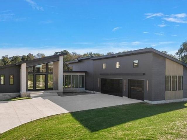House for sale in Dorr, Dorr Township