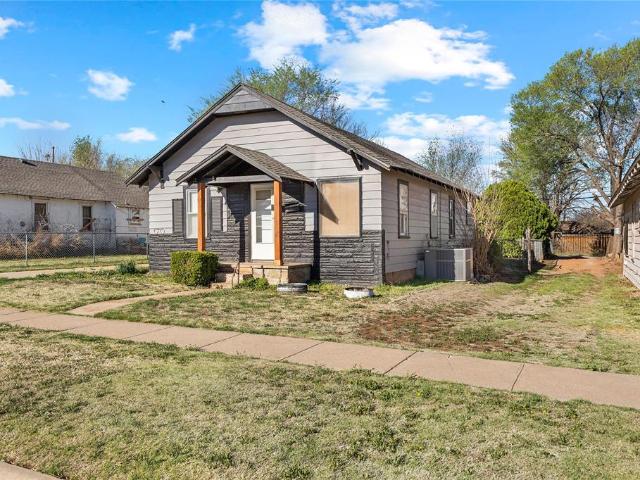 House for sale in Clinton, Oklahoma