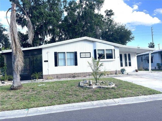 House for sale in Oxford, Florida