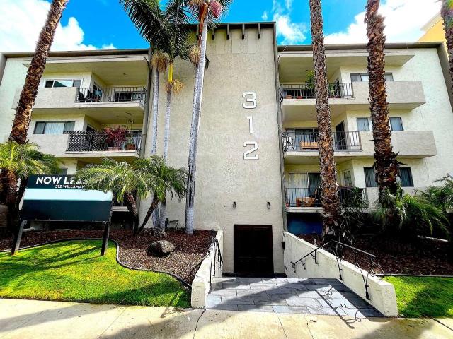 Apartment for rent in Canoga Park, California