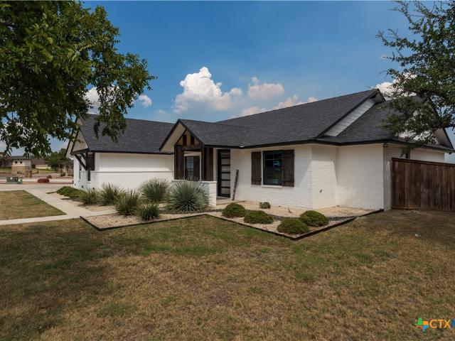 House for sale in Briggs, Texas