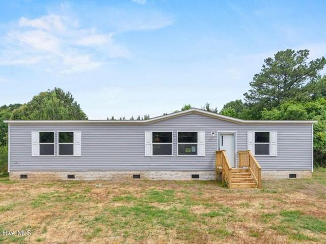 House for sale in Sneads Ferry, North Carolina
