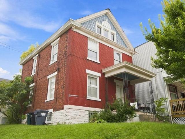 House for sale in Roselawn, Ohio